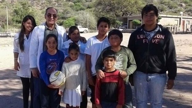 La historia de Rey se conoció cuando los vecinos del pueblo denunciaron su situación en redes y los medios locales lo tomaron.