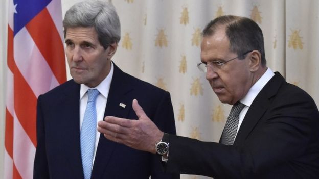 John Kerry (L) and Sergei Lavrov