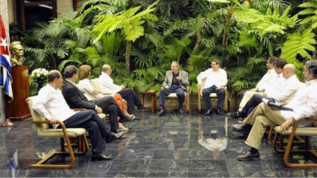 Colombian government officials and Farc representatives at Havana talks chaired by Cuban President Raul Castro (18 January)