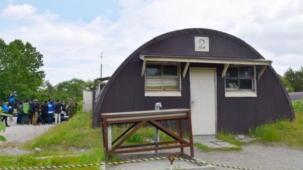 The hut where Yamato Tanooka was found at a military base in Hokkaido (3 June 2016)