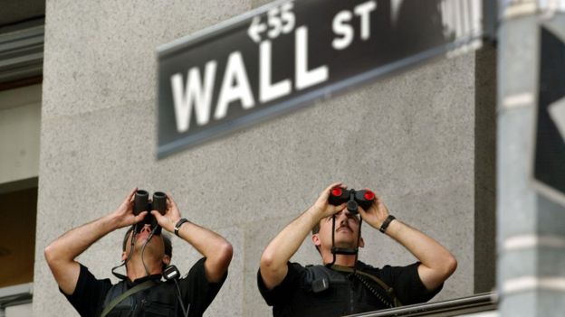 Guardias de seguridad en Wall Street