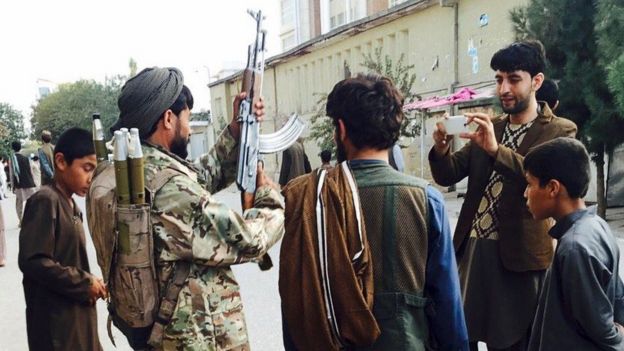 A captura da cidade de Kunduz, no Afeganistão, no final de setembro de 2015, aumentou o prestígio de Mansour
