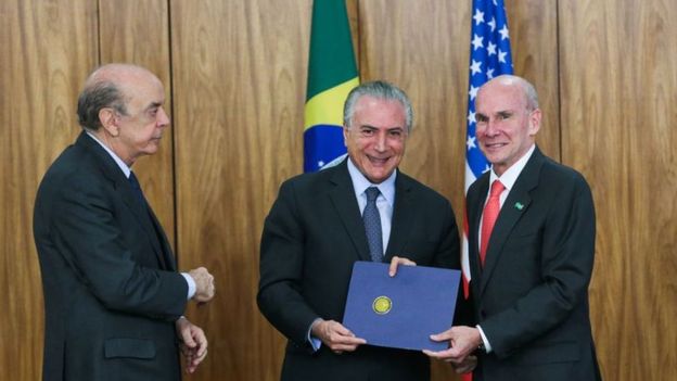 José Serra (Relações Exteriores), o presidente Michel Temer e o embaixador dos EUA no Brasil, Peter Michael McKinley, em janeiro de 2017