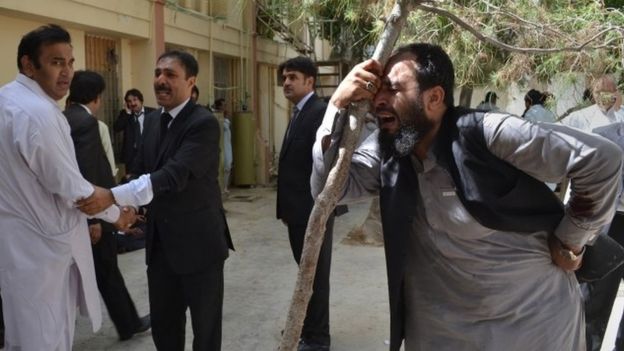 Pakistani lawyers in Quetta mourning their colleagues