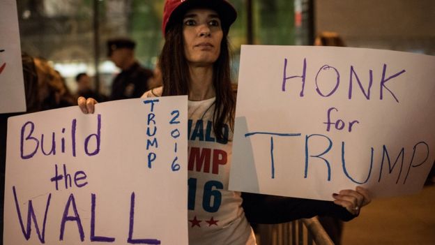 Donald Trump news - Page 2 _86840912_trumpbuildthewall