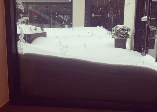 Snow outside window in Washington DC -23 January 2016