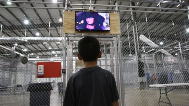 Un menor en un centro de detención.