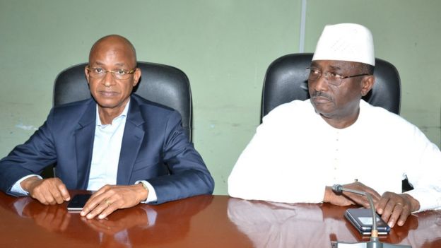 Cellou Dalein Diallo (L) leader of the Union of Democratic Forces of Guinea (UFDG) and Sidya Toure (R) leader of the Union of Republican Forces (UFR )