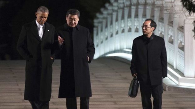 Tổng thống Obama (trái) bị phê là quá 'cẩn trọng' trước Trung Quốc