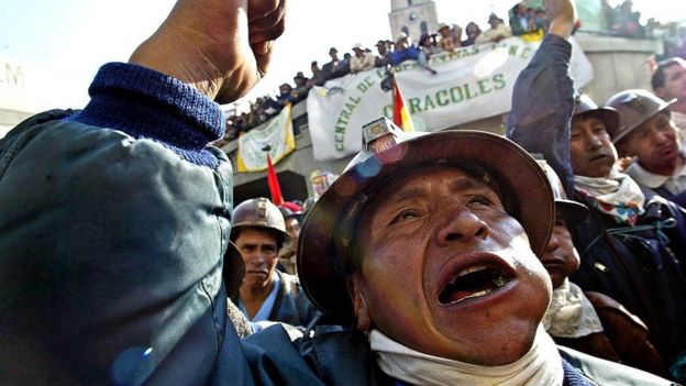 Mineros bolivianos protestando en 2003