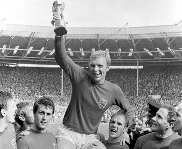 Bobby Moore with the Jules Rimet Trophy