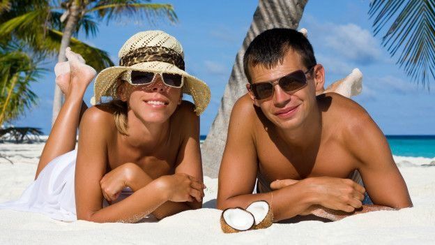 Pareja en la playa