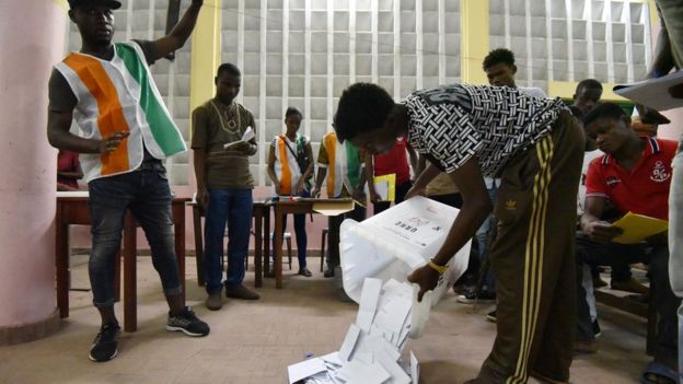 Le taux de participation de 34%. Un chiffre qui se situe dans la moyenne pour des élections législatives.