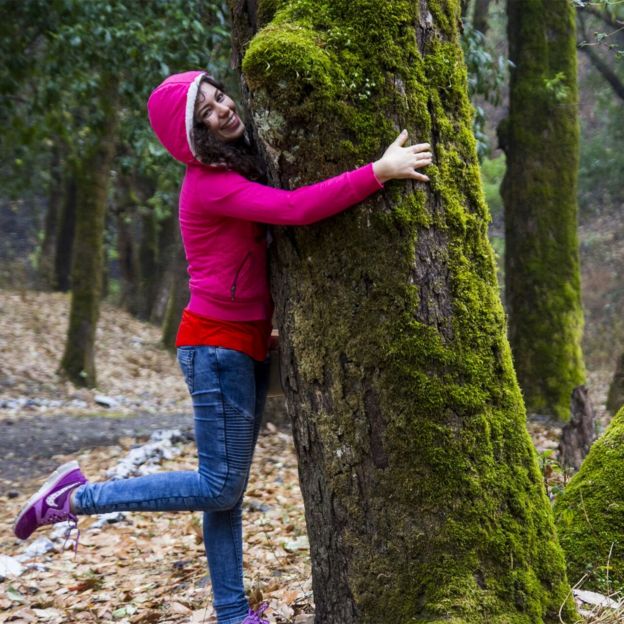 Ela Smetacek hugging a tree