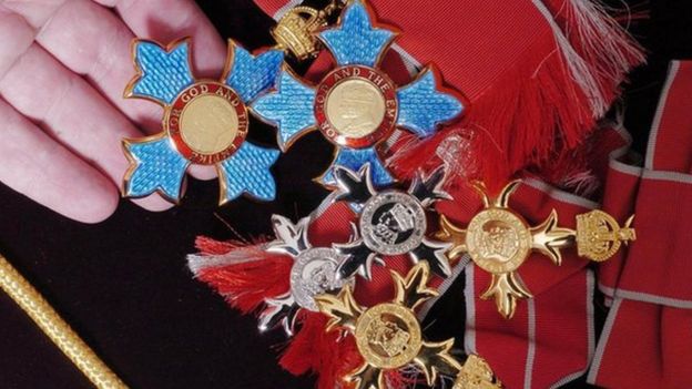 Las medallas del Caballero de la Orden del Imperio Británico (CBE), de la Orden del Imperio Británico (OBE) y de Miembro de la Orden del Imperio Británico (MBE).