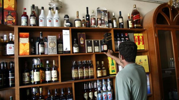 الرئيس العراقي يطالب مجلس النواب اعادة النظر في حظر المشروبات الكحولية