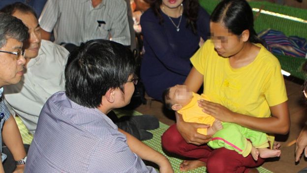 Trẻ sơ sinh bị nghi nhiễm chứng đầu nhỏ ở Đắk Lắk, Việt Nam