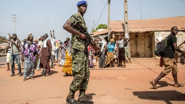 Militar en Gambia.