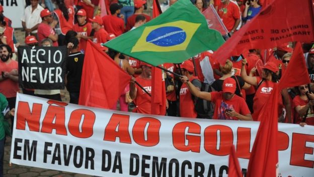 Pro-Rousseff demonstrators in Brasilia, 16 Dec 2015