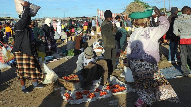 Zimbabwe market scene