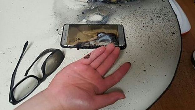 Algunos usuarios reportaron heridas leves por culpa del celular.