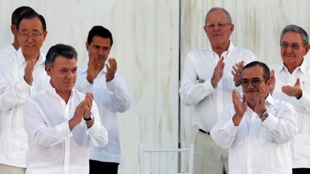 Kolombiya Cumhurbaşkanı Juan Manuel Santos ve FARC lideri Rodrigo Londono