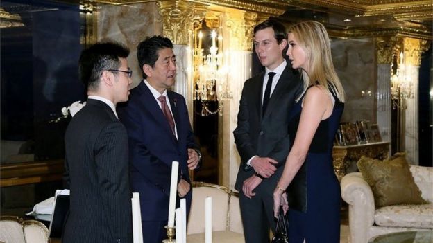 Ivanka Trump và ông Shinzo Abe