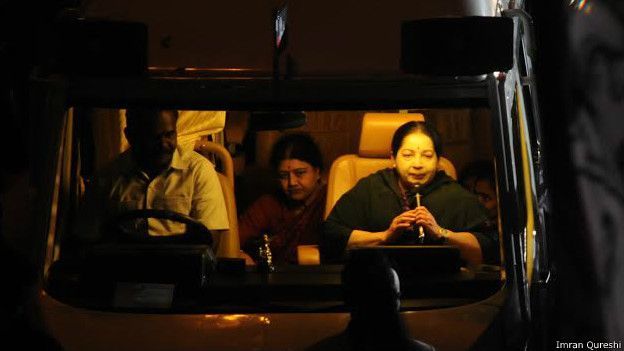 ஜெயலலிதாவுடன் சசிகலா