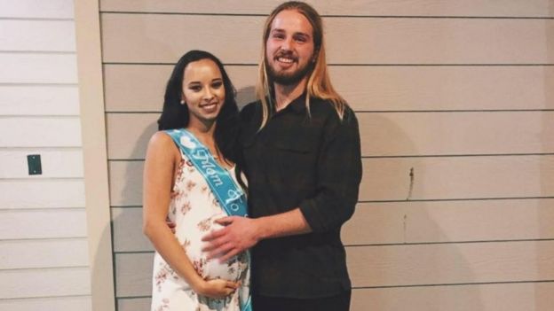 Ben Millar y Taryn Kieth, su novia, que está embarazada