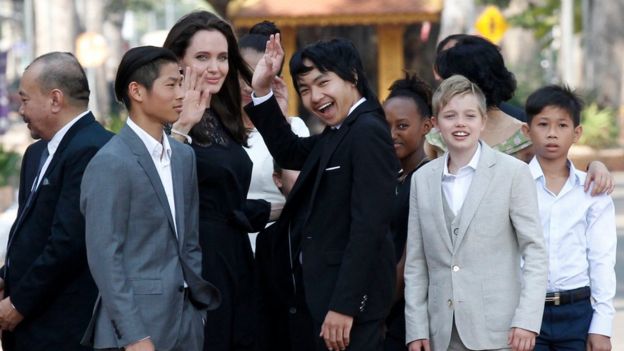 9 US director-actress Angelina Jolie (C) and her adopted children stand as they visit Cambodian King Norodon Sihamoni at the Royal Palace in Siem Reap province, Cambodia, 18 February 2017