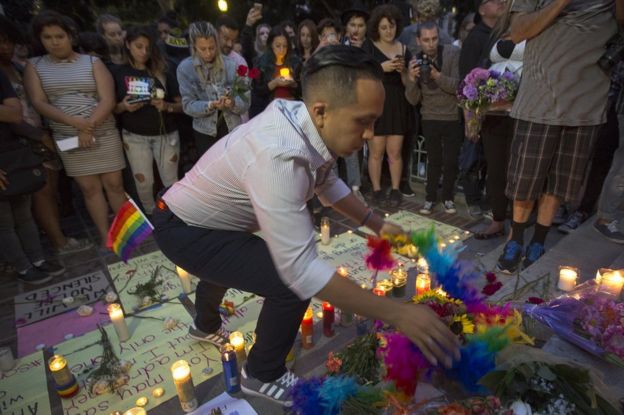 Vigilia por las víctimas de Orlando