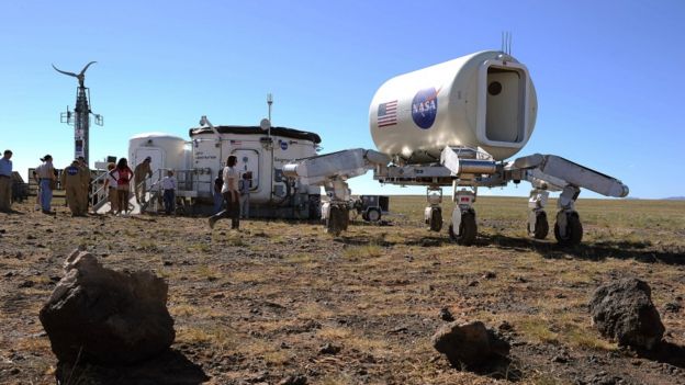 Equipos de la NASA en el desierto de Altar.