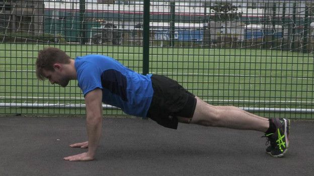 Posição inicial das flexões é fundamental para obter maior benefício com exercício