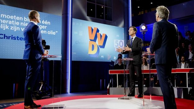 رئيس الوزراء الهولندي مارك روته في مناظرة انتخابية