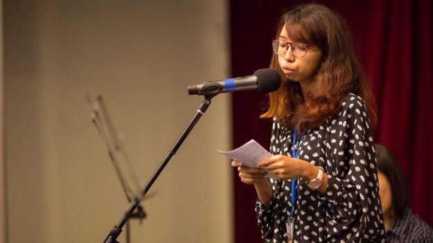 Zarifah at a poetry reading