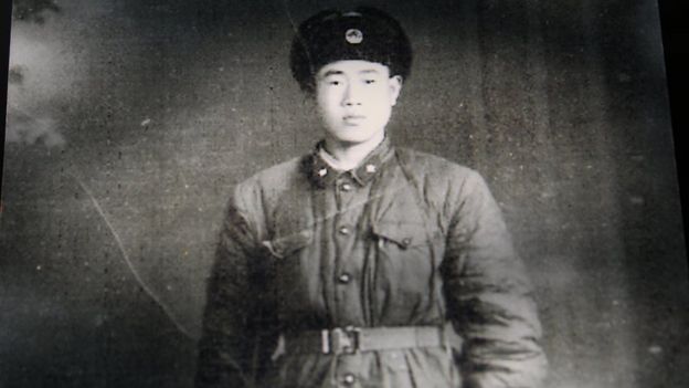 Ông Vương trong quân phục Giải phóng quân Trung Quốc