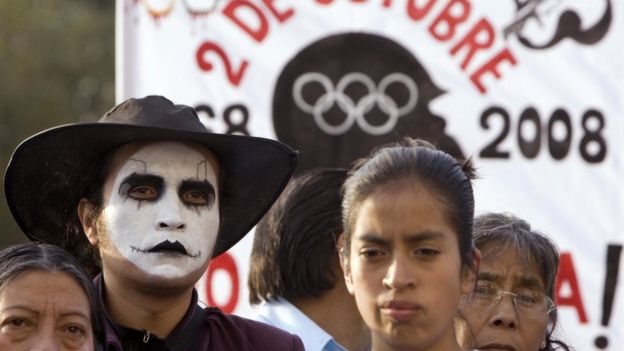 Manifestación conmemorando los 40 años de Tlatelolco.