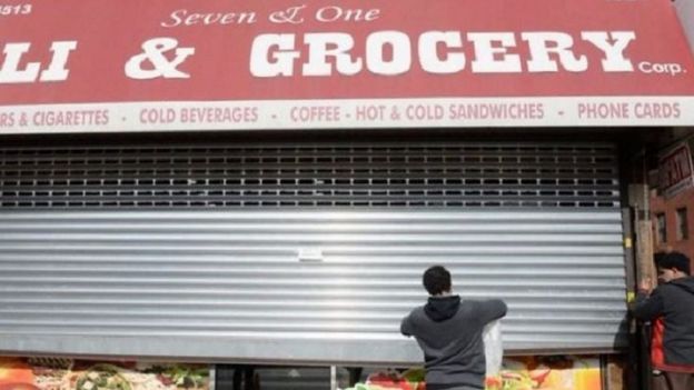 إضراب تجار بقالة يمنيين في نيويورك احتجاجا على قرار ترامب لحظر السفر