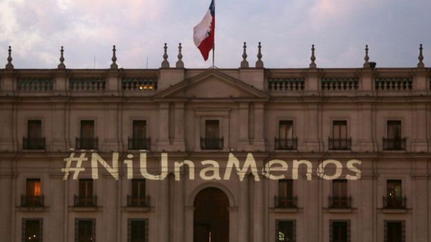 La Casa de la Moneda a favor de la igualdad de género. La presidente Bachelet ha sido insistente en su rechazo a la violencia.