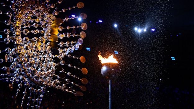 Olimpiyat ateşi söndürüldü