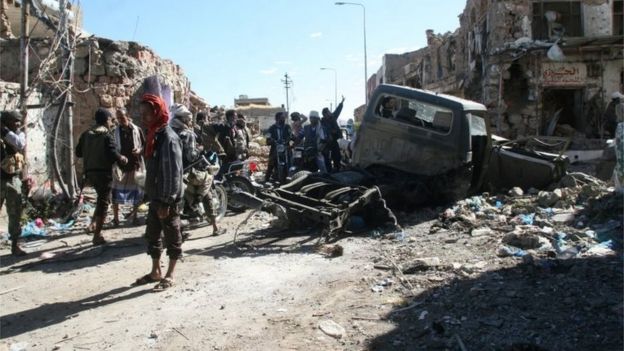Aftermath of street battles in Taiz (file photo)
