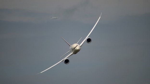 தொடர்பை இழந்ததால் பரபரப்பு: லண்டனில் தரையிறங்கியது ஏர் இந்தியா விமானம்