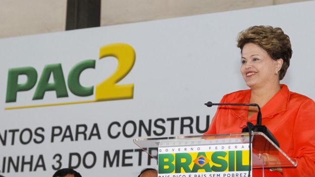 Dilma Rousseff em anúncio do PAC no Rio de Janeiro em 2013