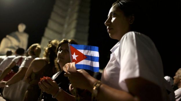 Extensas filas en la Plaza de la Revolución.