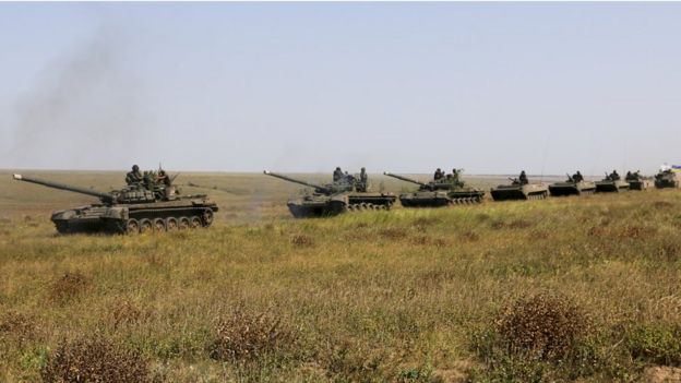 Ukrainian tanks could be seen in the Kherson region, moving towards Crimea 