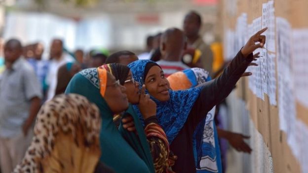 Zanzibaris at a polling station - 25 October 2015