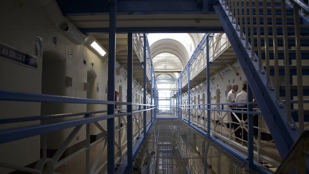 Inside Wandsworth prison: Drugs and tension _89730806_img_7616