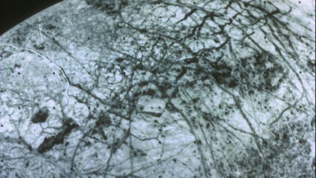 வியாழன் கிரகத்தின் யுரோபா நிலவு