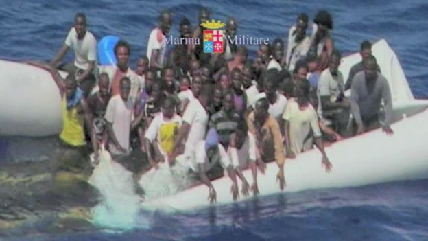 Migrant rescue by Italian Navy on 11 August 2015