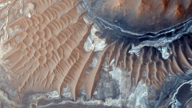 Foto de la superficie de Marte tomada por el Mars Reconnaissance Orbiter.